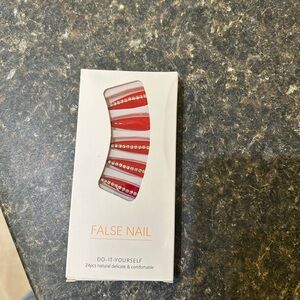 Red False Nail Set